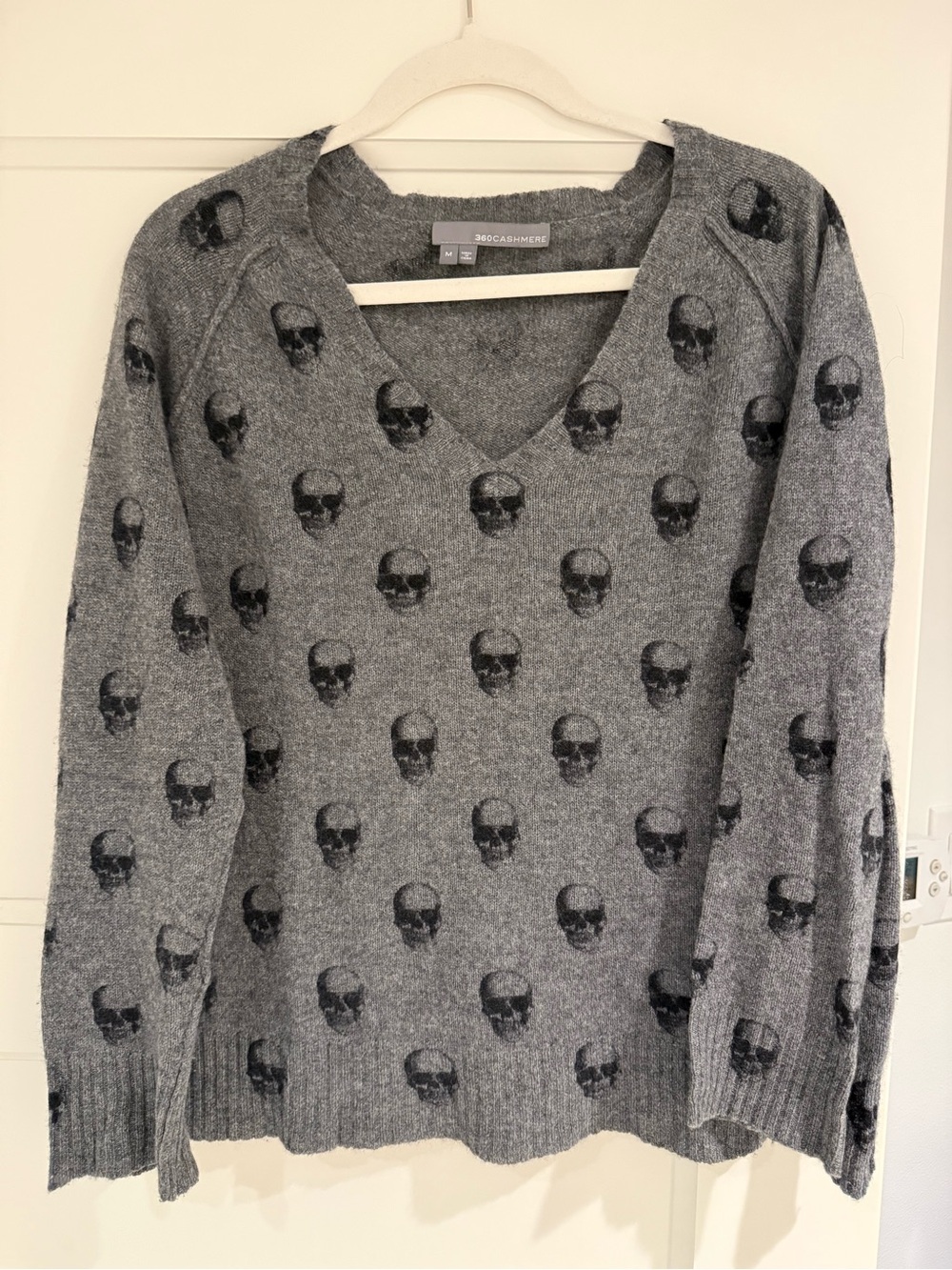 360 Cashmere Grey V-Neck Skull Pattern Sweater